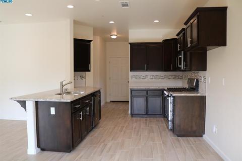 1935 E Seeger Ave, Visalia, CA 93292 photo 10