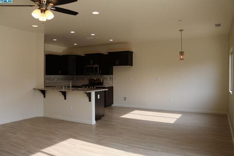 1935 E Seeger Ave, Visalia, CA 93292 photo 9
