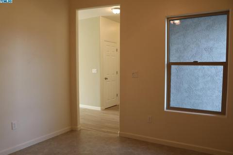 1935 E Seeger Ave, Visalia, CA 93292 photo 5