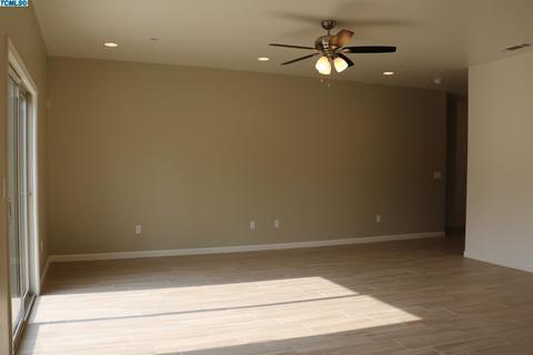 1935 E Seeger Ave, Visalia, CA 93292 photo 8