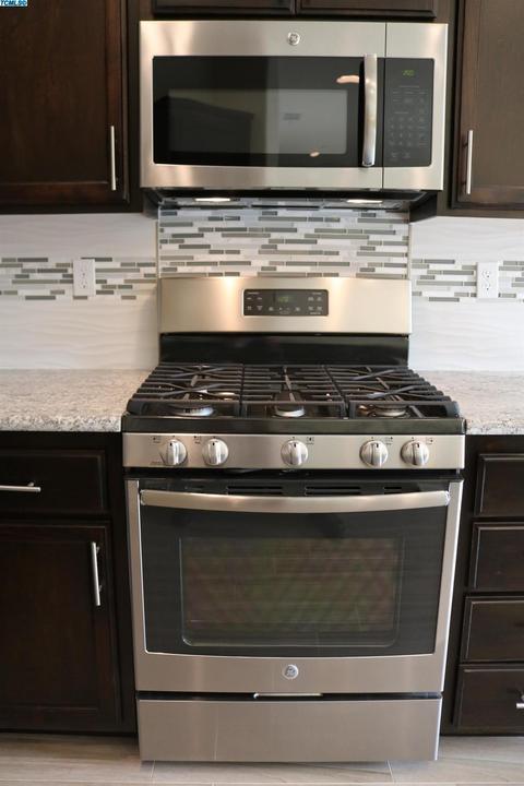 1935 E Seeger Ave, Visalia, CA 93292 photo 12