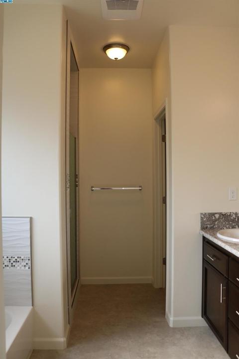 1935 E Seeger Ave, Visalia, CA 93292 photo 20