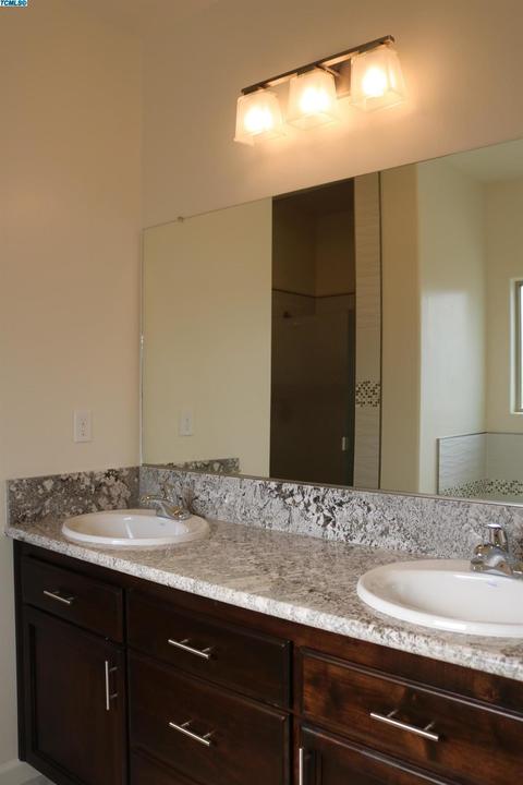 1935 E Seeger Ave, Visalia, CA 93292 photo 18