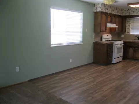2507 S Memory St, Visalia, CA 93277 photo 6