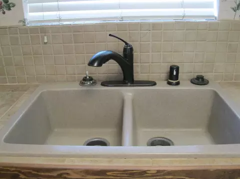 2507 S Memory St, Visalia, CA 93277 photo 8