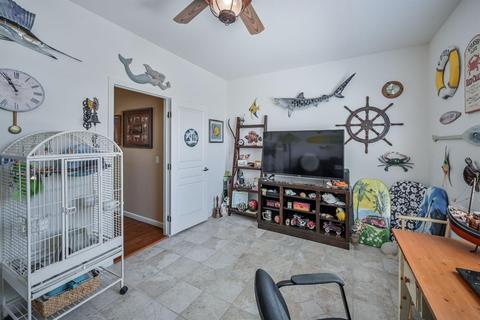 735 E Chestnut Ave, Visalia, CA 93292 photo 25
