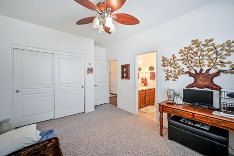 735 E Chestnut Ave, Visalia, CA 93292 photo 22