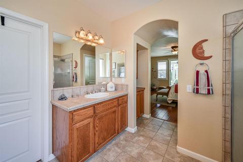 735 E Chestnut Ave, Visalia, CA 93292 photo 30