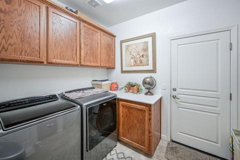 735 E Chestnut Ave, Visalia, CA 93292 photo 23