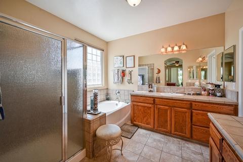 735 E Chestnut Ave, Visalia, CA 93292 photo 32