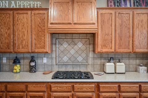 735 E Chestnut Ave, Visalia, CA 93292 photo 4