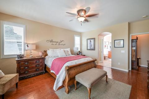 735 E Chestnut Ave, Visalia, CA 93292 photo 28
