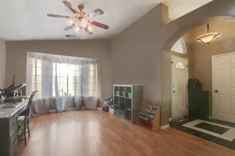 240 Riviera Dr, Lemoore, CA 93245 photo 10
