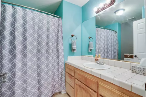 240 Riviera Dr, Lemoore, CA 93245 photo 13