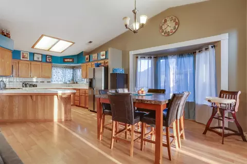 240 Riviera Dr, Lemoore, CA 93245 photo 4