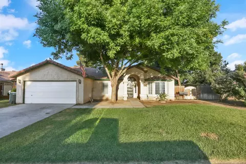 240 Riviera Dr, Lemoore, CA 93245 photo 1