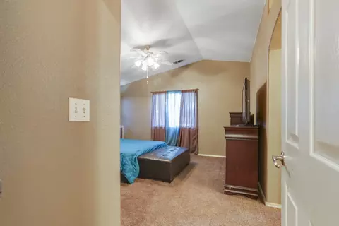 240 Riviera Dr, Lemoore, CA 93245 photo 18