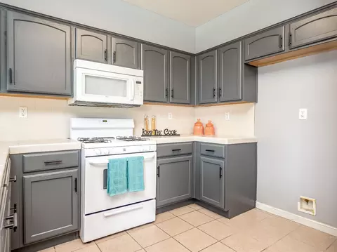 1666 Orange Cir, Lemoore, CA 93245 photo 7
