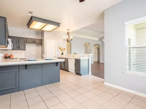 1666 Orange Cir, Lemoore, CA 93245 photo 8