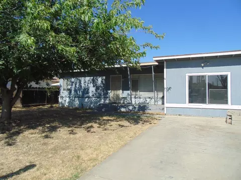 516 N Beatrice, Tulare, CA 93274 photo 1
