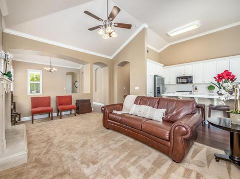 38 W Lester Ave, Clovis, CA 93619 photo 4