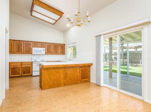 1296 Orange St, Lemoore, CA 93245 photo 6