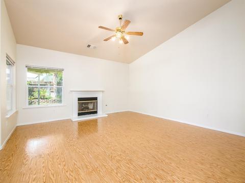 1296 Orange St, Lemoore, CA 93245 photo 4