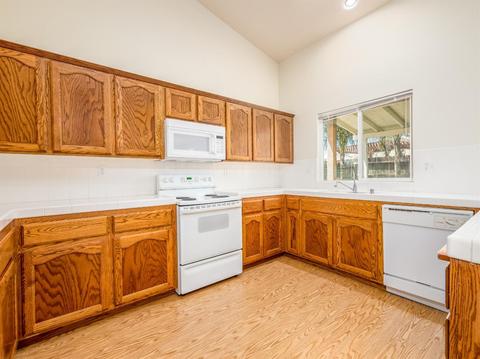 1296 Orange St, Lemoore, CA 93245 photo 7
