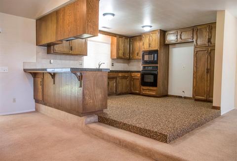 2427 E Vassar Ave, Visalia, CA 93292 photo 4