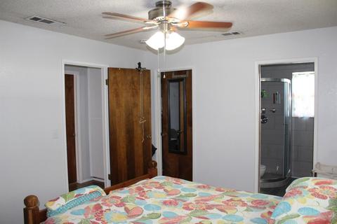 160 E Berkeley Ave, Tulare, CA 93274 photo 18