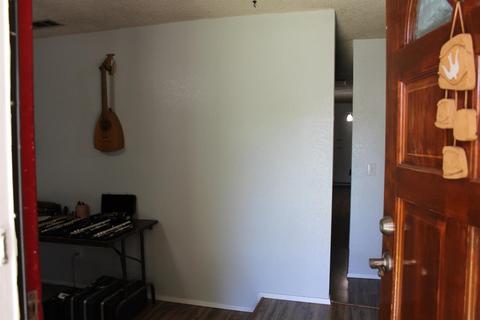 160 E Berkeley Ave, Tulare, CA 93274 photo 8