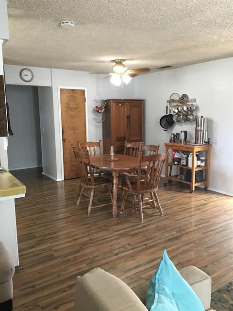 160 E Berkeley Ave, Tulare, CA 93274 photo 14