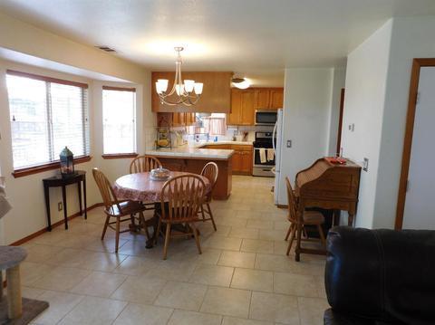 3632 E Stewart Ct, Visalia, CA 93292 photo 6