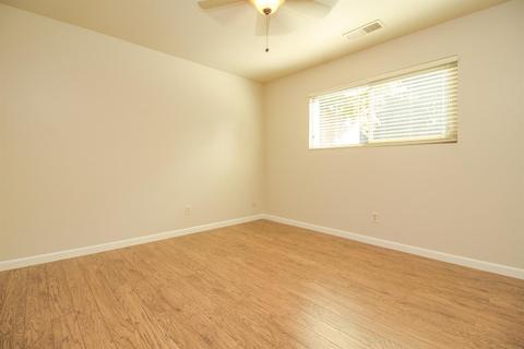 411 N Sutter Ct, Visalia, CA 93291 photo 26