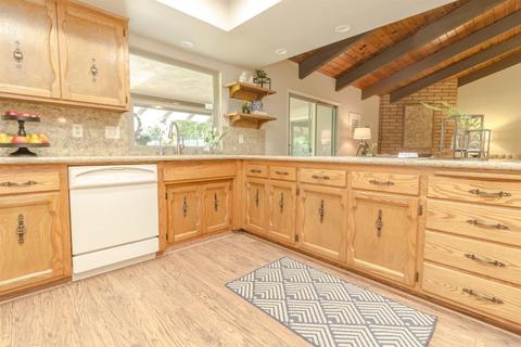 411 N Sutter Ct, Visalia, CA 93291 photo 12