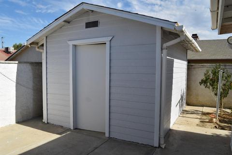 2218 5th Dr, Delano, CA 93215 photo 9