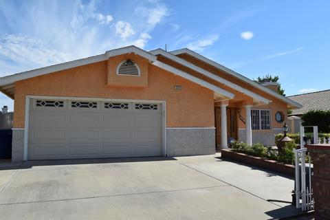 2218 5th Dr, Delano, CA 93215 photo 2