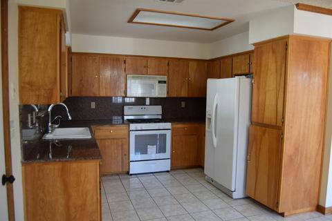 2218 5th Dr, Delano, CA 93215 photo 7