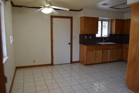2218 5th Dr, Delano, CA 93215 photo 6