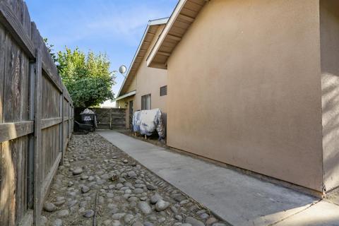 2132 E Hillcrest Ave, Visalia, CA 93292 photo 34