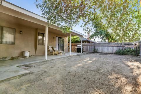 2132 E Hillcrest Ave, Visalia, CA 93292 photo 35