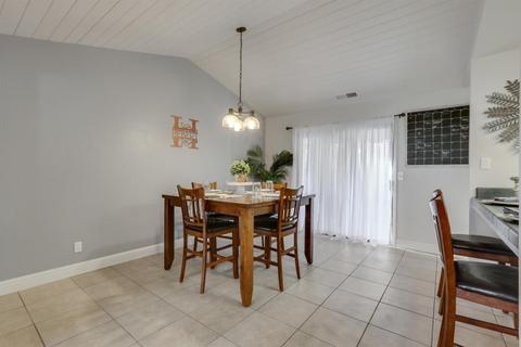 2132 E Hillcrest Ave, Visalia, CA 93292 photo 15