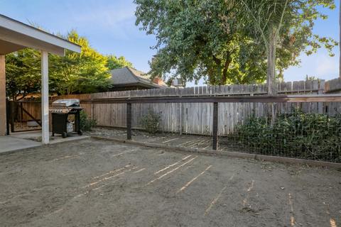 2132 E Hillcrest Ave, Visalia, CA 93292 photo 36