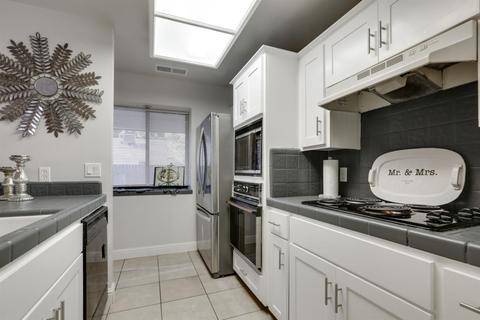 2132 E Hillcrest Ave, Visalia, CA 93292 photo 18