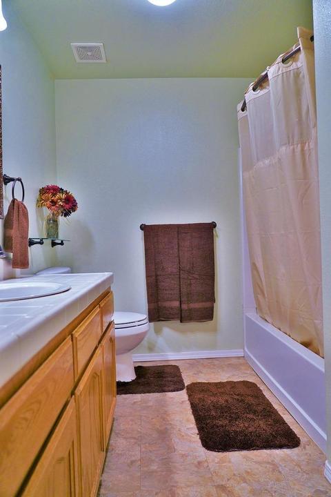 827 Monaco Dr, Lemoore, CA 93245 photo 19
