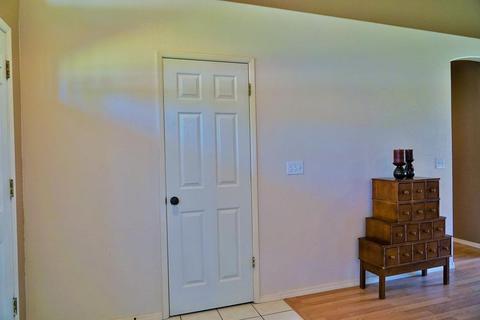 827 Monaco Dr, Lemoore, CA 93245 photo 17