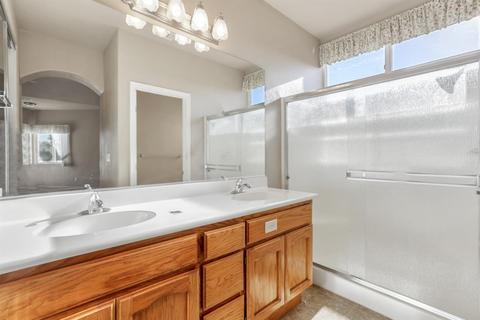 1210 E Mesa Ct, Visalia, CA 93292 photo 23