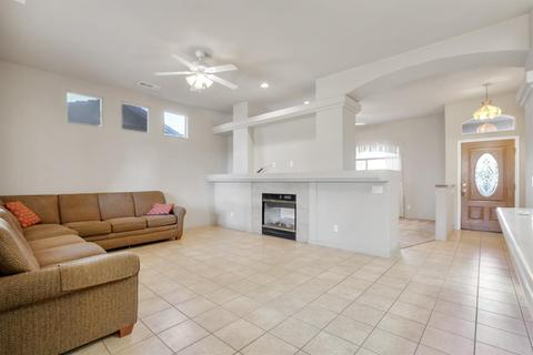 1210 E Mesa Ct, Visalia, CA 93292 photo 8