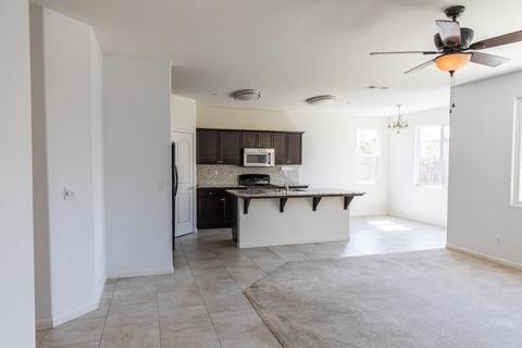 611 Visconti St, Lemoore, CA 93245 photo 4