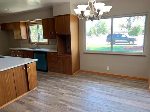 1730 E Cheryl Ln, Tulare, CA 93274 photo 9